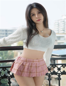 她很漂亮
